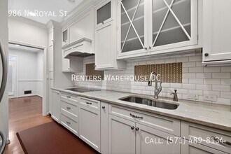 Building Photo - 986 N Royal St