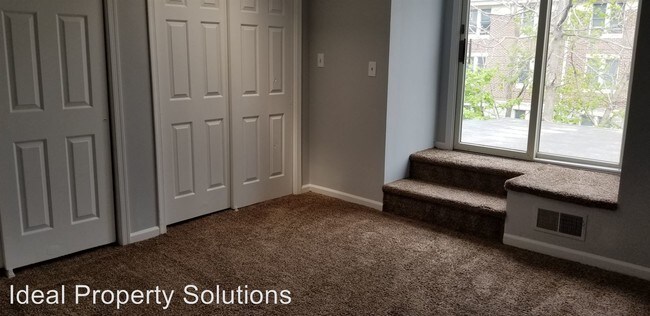 Building Photo - 4 br, 2.5 bath House - 721 W 9th Street