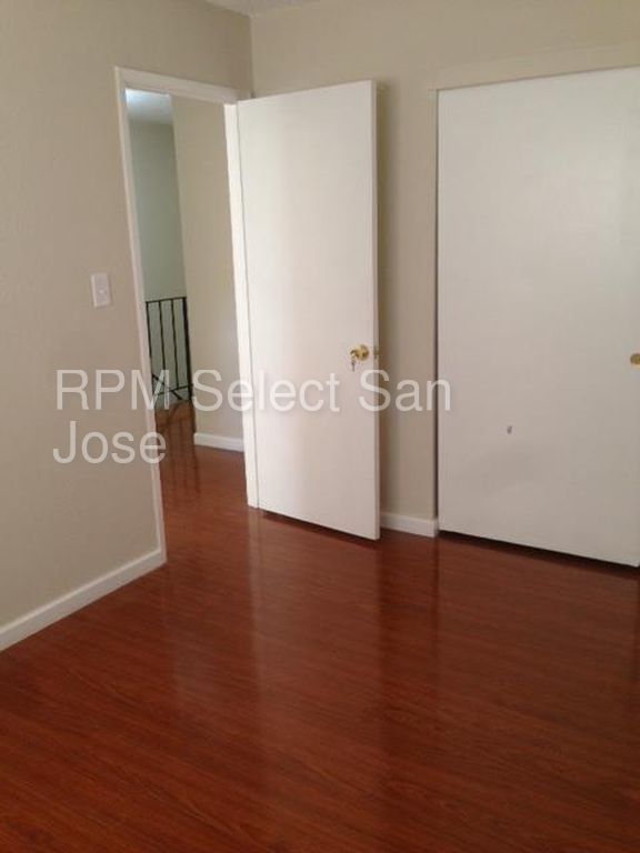 Foto del edificio - 3461 Ravendale Ct