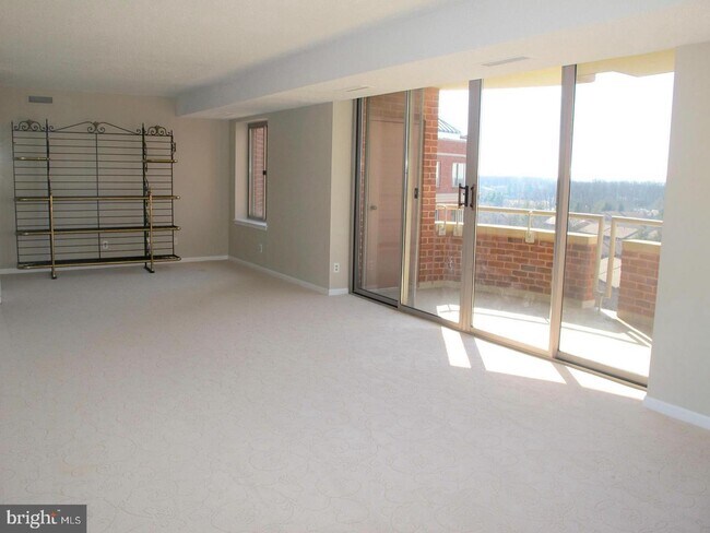Foto del edificio - 5800 NICHOLSON Ln