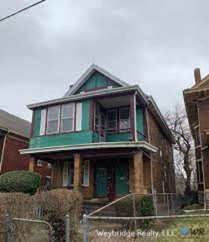 Primary Photo - 923 Rogers Pl