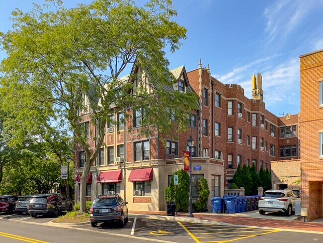 Building Photo - 378 Hazel Ave