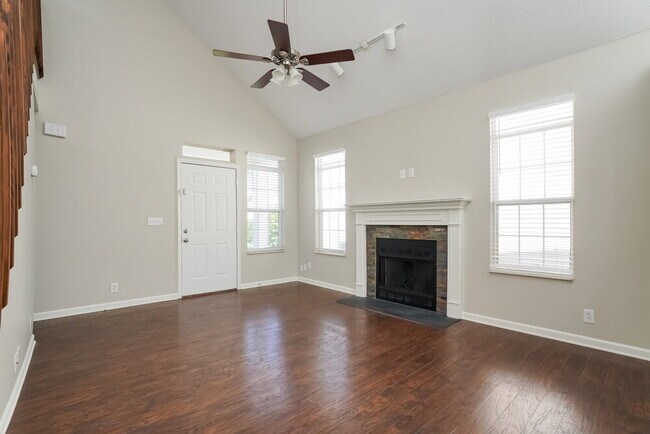 Building Photo - 903 Bexhill Ct S