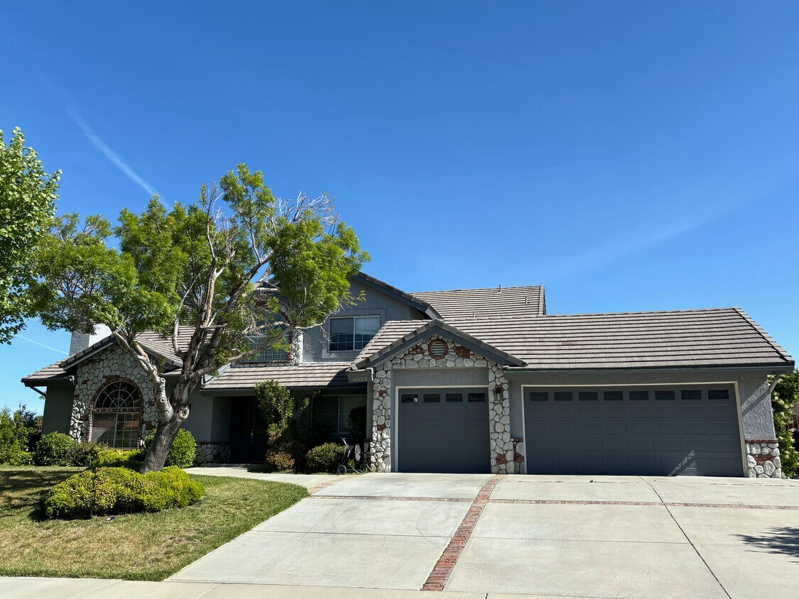 Primary Photo - 6523 Parker Dr