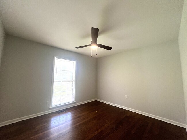 Foto del edificio - 2211 Linde St NW