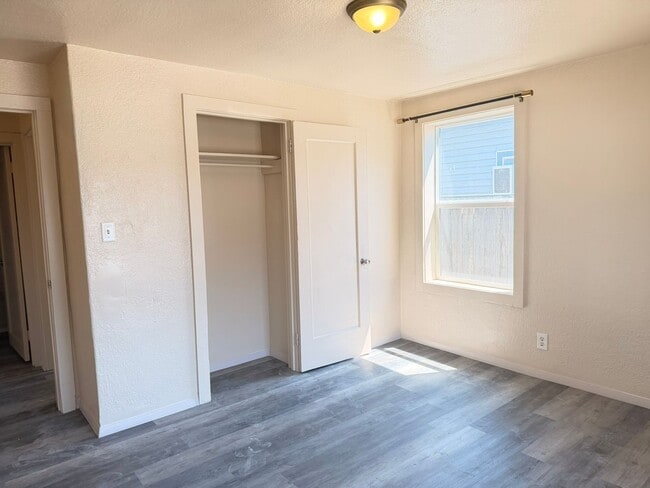 Photo - Cute House - 3Bed 1Bath - ONE Block from CMU!!!
