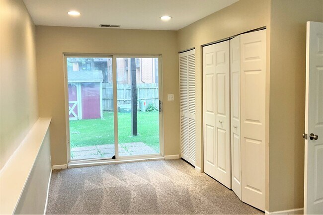 Foto del edificio - 9319 Hunter Ct