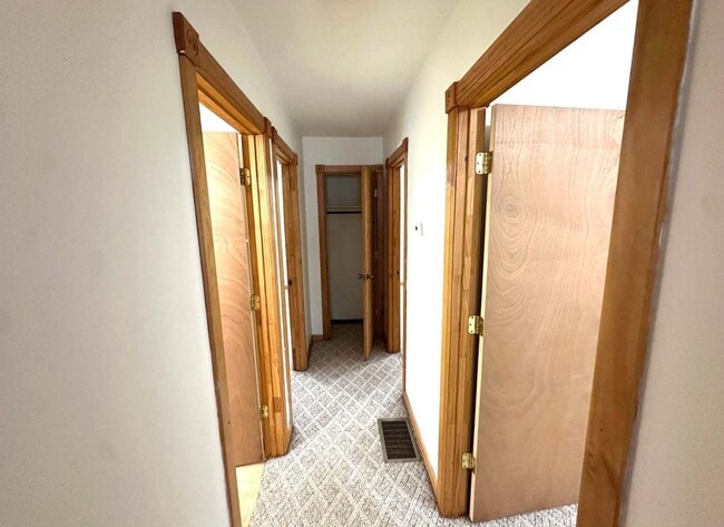 Foto del edificio - 3028 Meadowview Dr