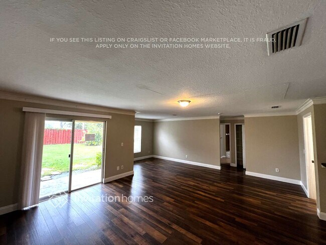 Building Photo - 1507 SW California Blvd