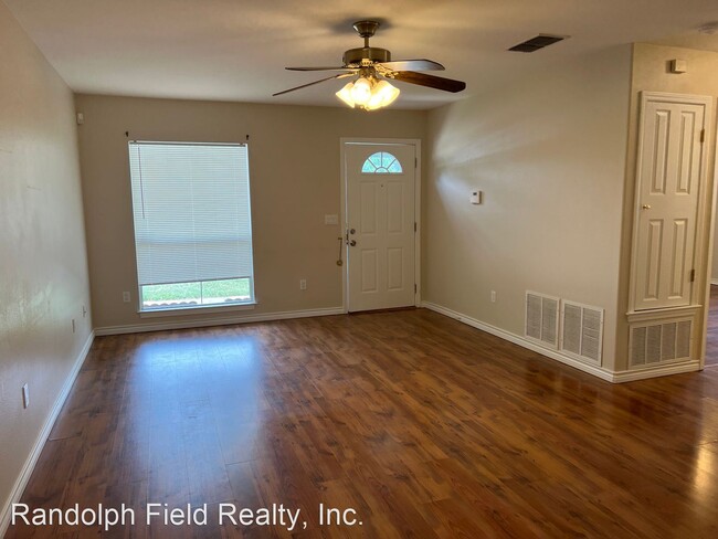 Building Photo - 3 br, 2 bath House - 304 WAGON CROSSING