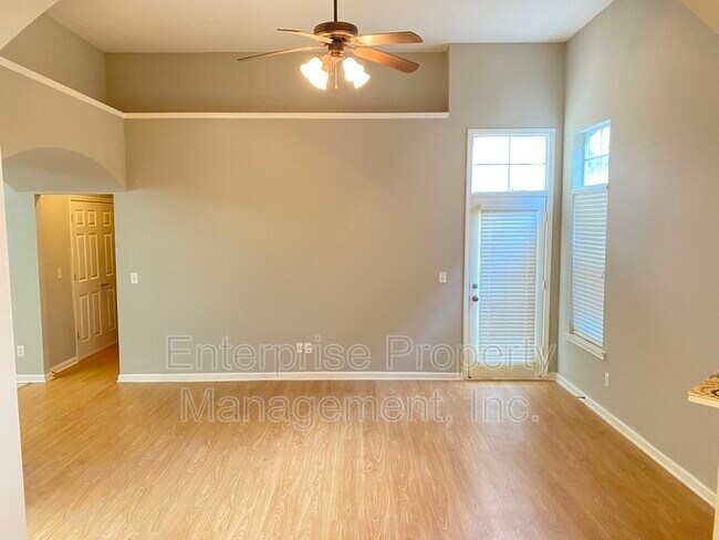 Building Photo - 5236 Laurel Home Cove