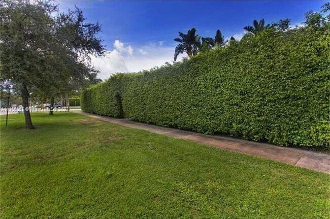 Foto del edificio - 3934 Riviera Dr
