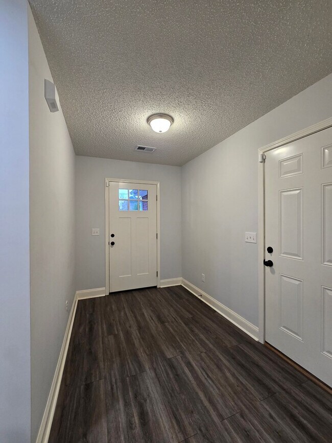 Foto del edificio - 982 Westfield Ct