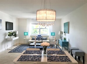 Building Photo - 619 Orton Ave