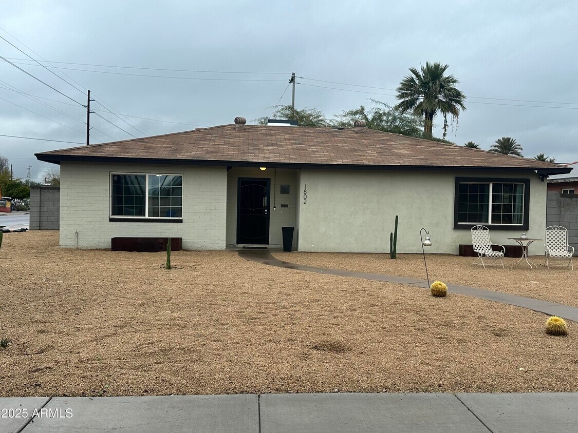 Foto principal - 1802 E Hubbell St