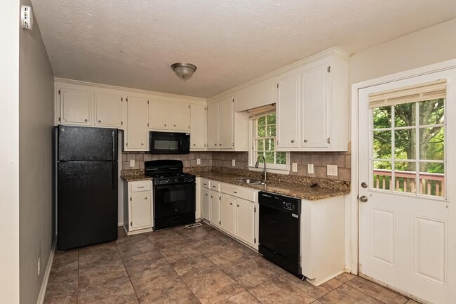 Building Photo - 2094 Toonigh Rd