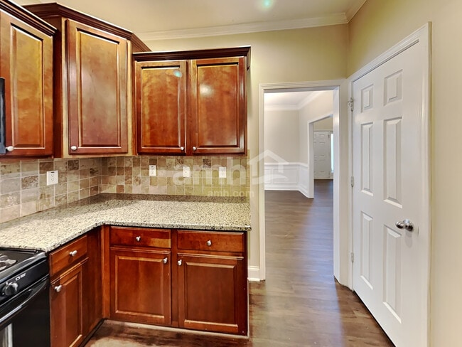 Building Photo - 907 Yancey Ct