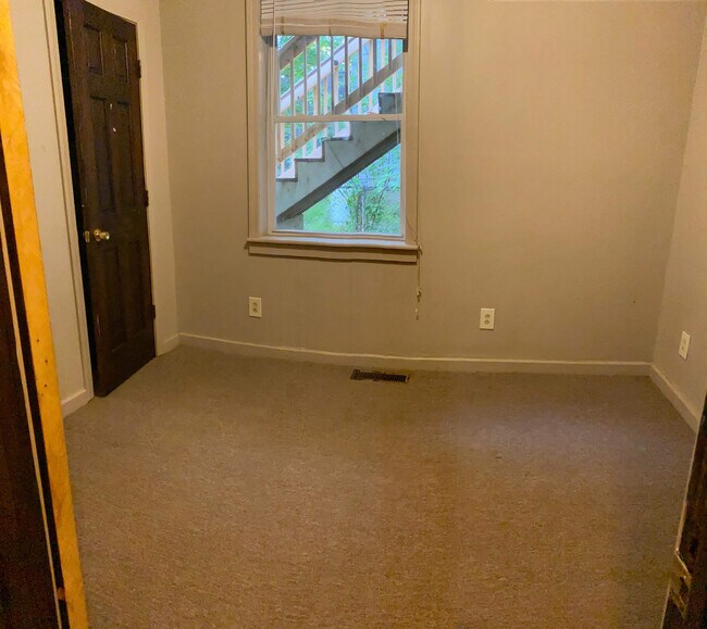 Building Photo - 141 3rd St