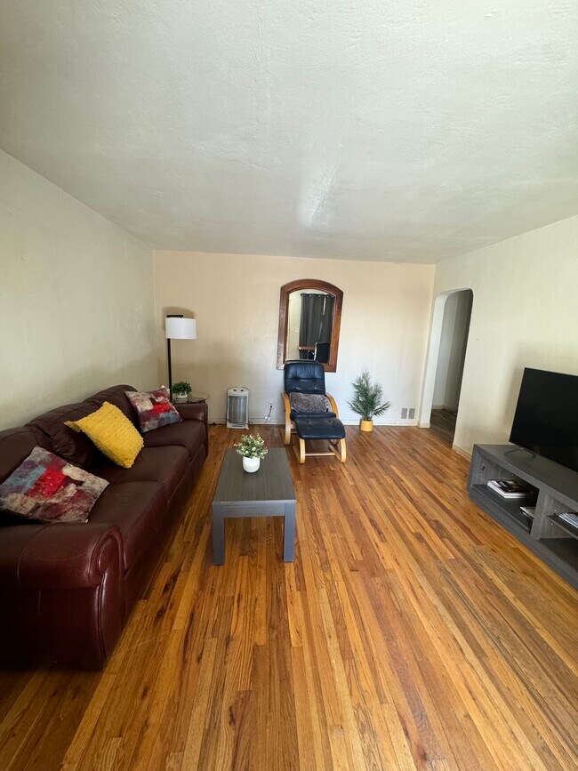 Foto del edificio - 400 Rio Grande Blvd NW