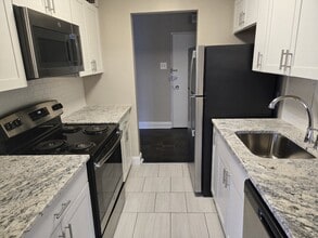 Interior Photo - Calvert House Apartments