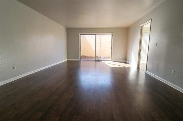 Building Photo - 5725 Townhouse Ln