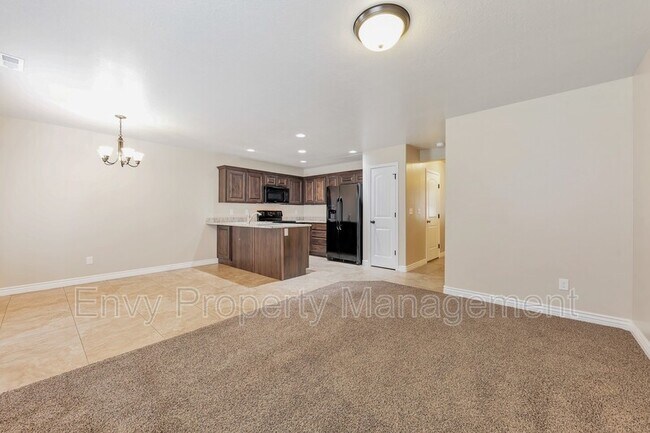Foto del edificio - 956 N Rainbow Dr