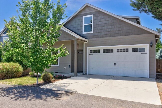 Building Photo - 1360 Swayze Ln