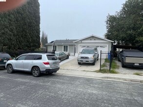 Building Photo - 1349 Alpine Dr