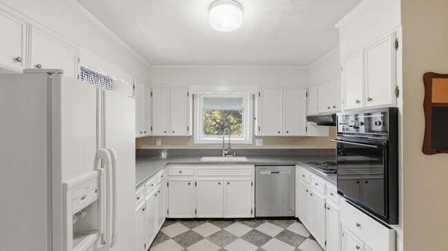 Foto del edificio - 3 bedroom Cleveland home!