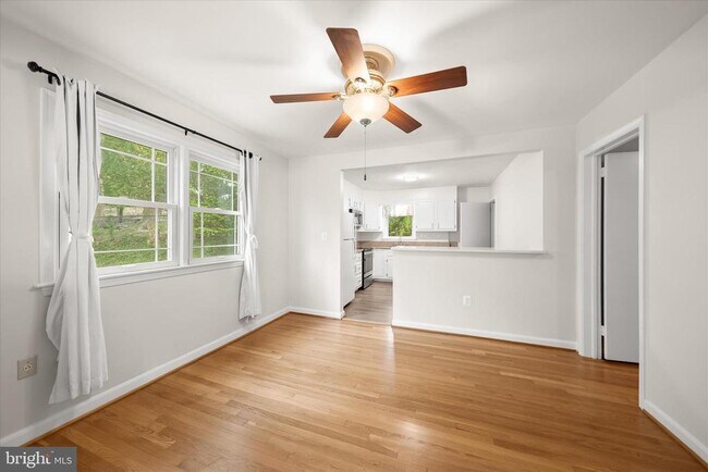 Foto del edificio - 877 N Nottingham St