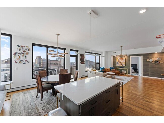 Foto del edificio - 740 Portland Ave S