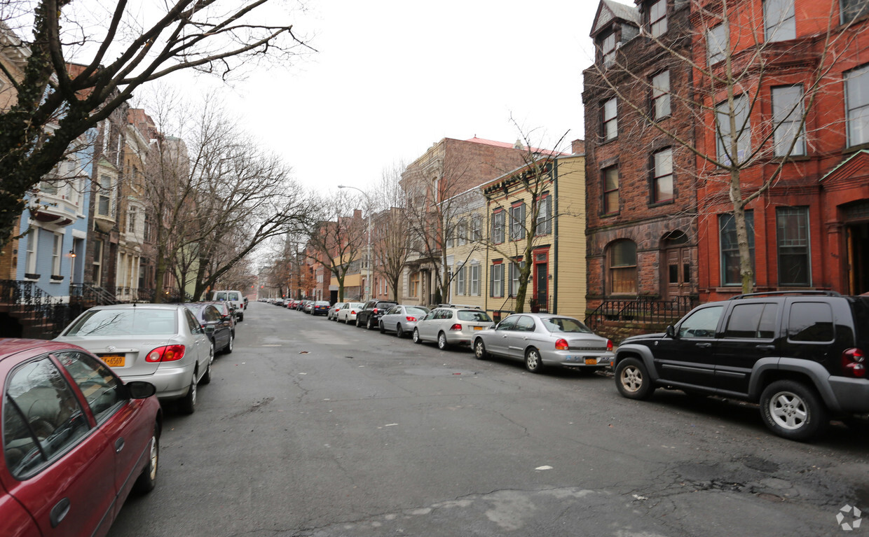 Building Photo - 342 State St