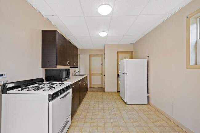 Photo - 133 Glenmore Ave Apartment