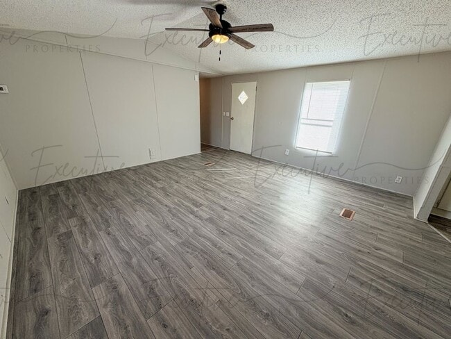 Foto del edificio - 625 N. Claiborne Street