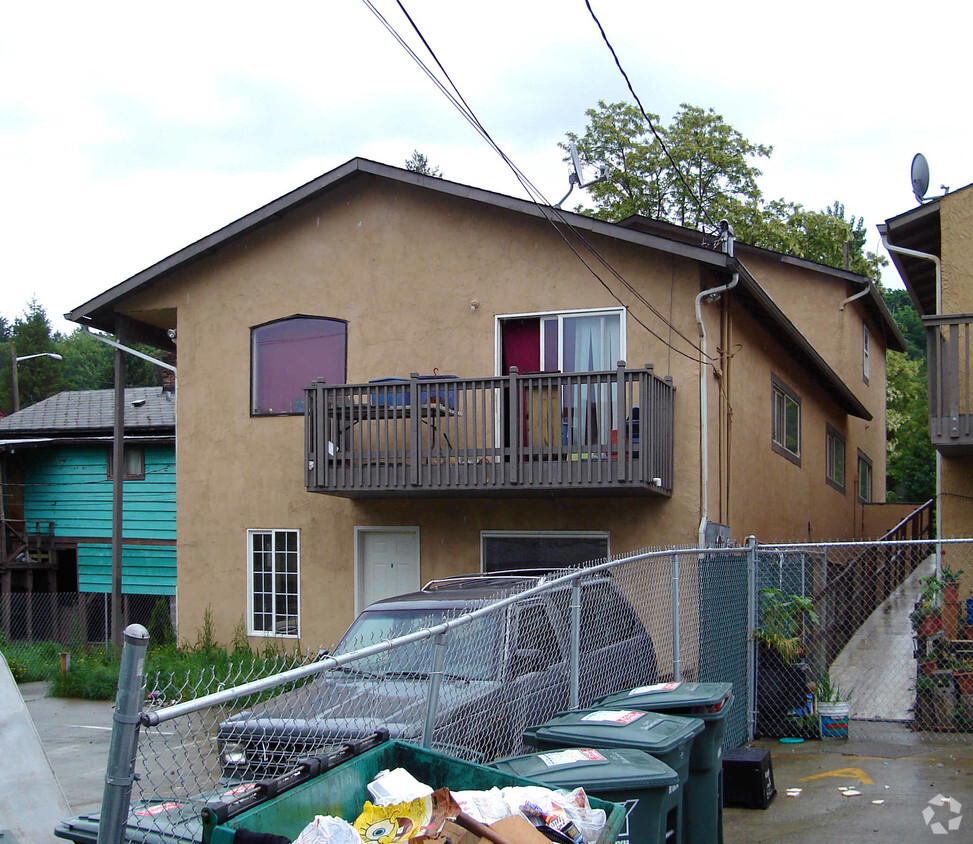 Foto del edificio - 5043 Delridge Way SW