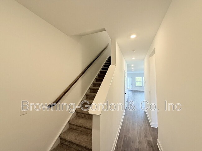 Foto del edificio - 312 Traywick Pl