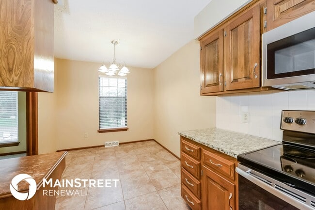 Building Photo - 4917 S Kendall Dr