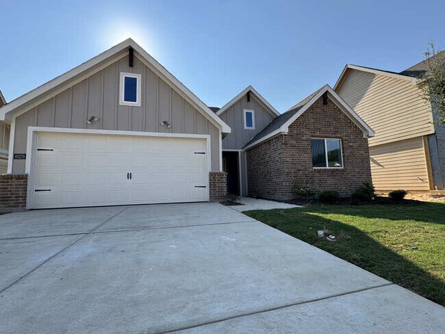 Foto del edificio - Beautiful BRAND NEW 4-Bedroom Home In Lind...