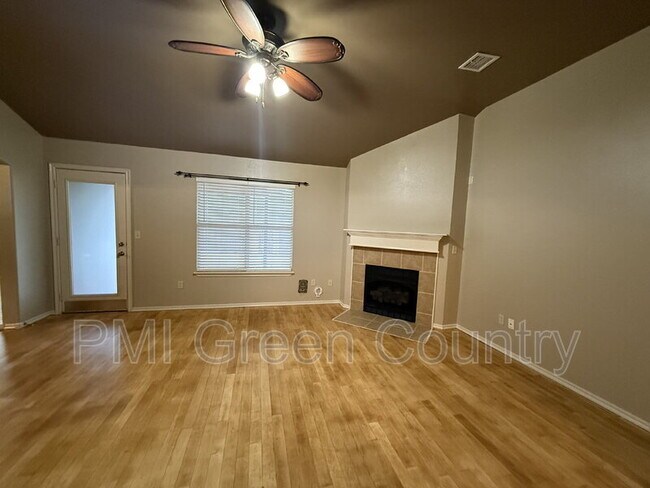 Foto del edificio - 3525 E Aurora St