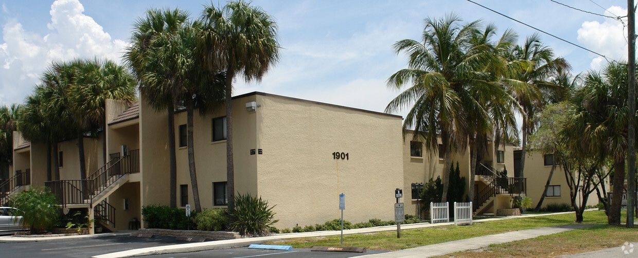 Primary Photo - Croix Apartments