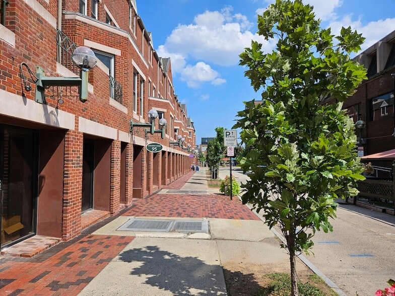 Primary Photo - 95 Audubon St