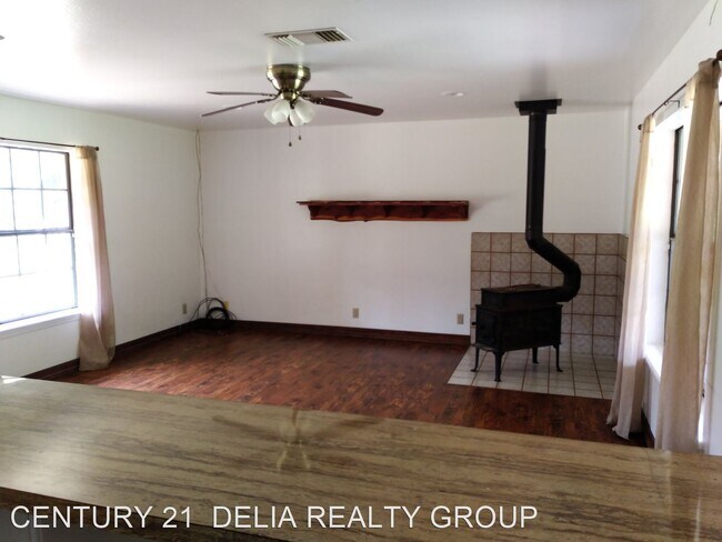 Building Photo - 3 br, 2 bath House - 1829 Simmons Rd.