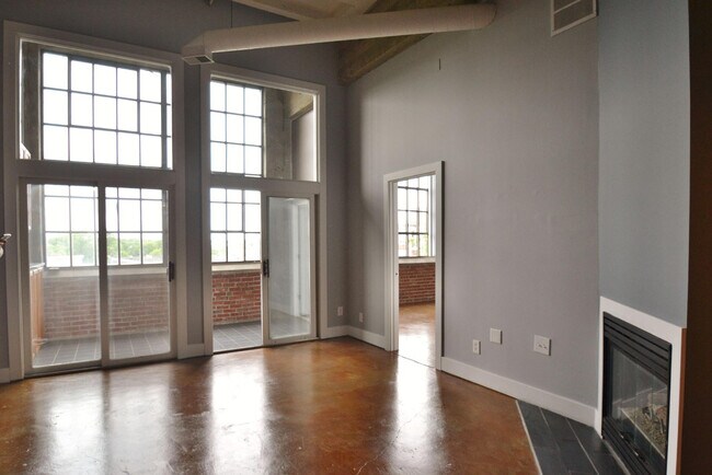 Foto del edificio - Real Silk Lofts