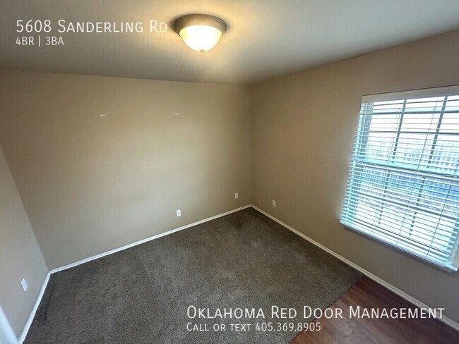 Foto del edificio - 5608 Sanderling Rd