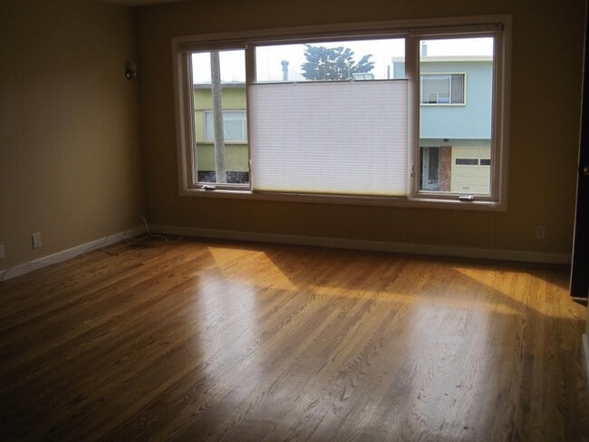 Photo - 136 Molimo Dr House