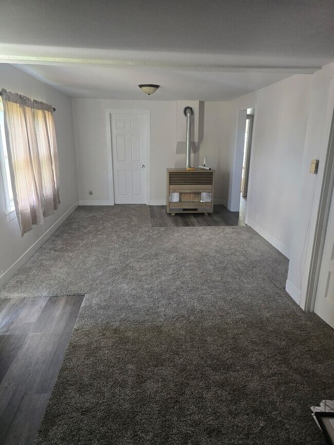 Foto del edificio - Charming 2BR House in Lusk