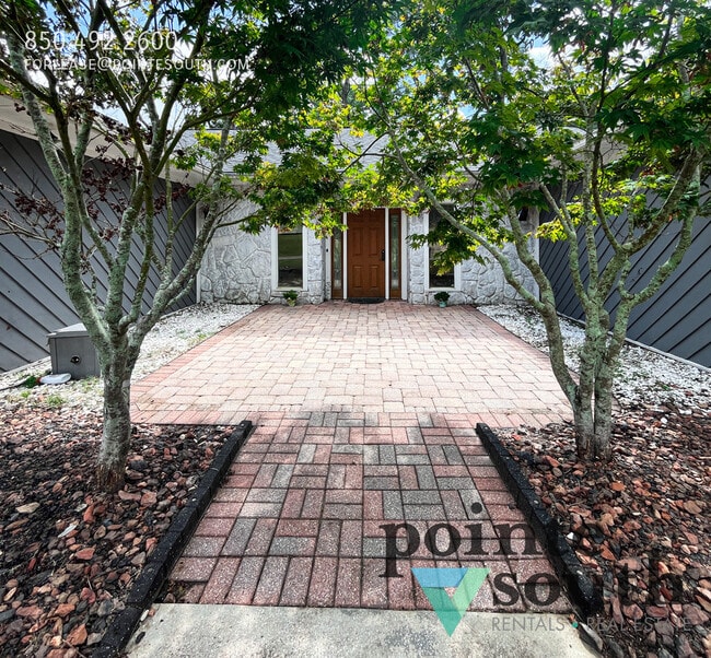 Building Photo - 6843 Lake Charlene Dr