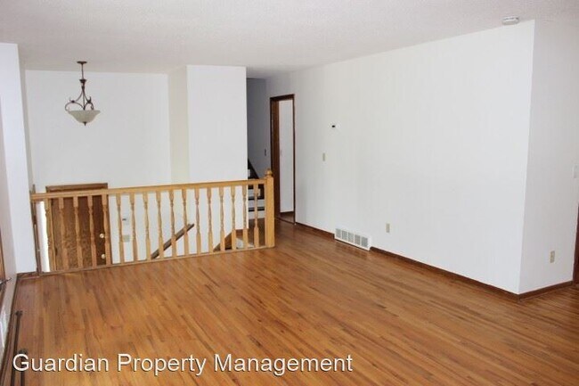 Building Photo - 3 br, 2 bath House - 6325 Peacedale Ave