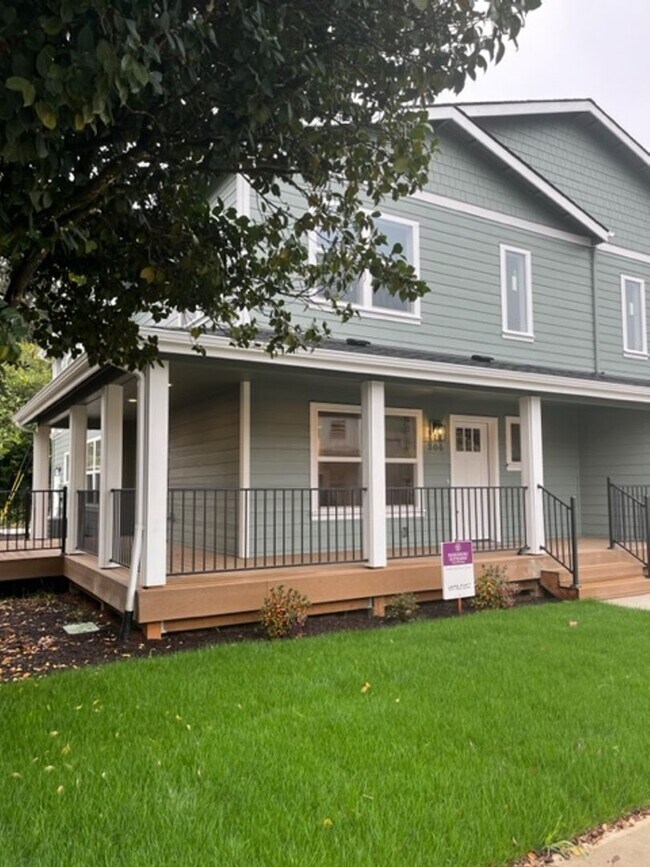 Building Photo - New Construction 3 Bedroom 2.5 Bath Newber...