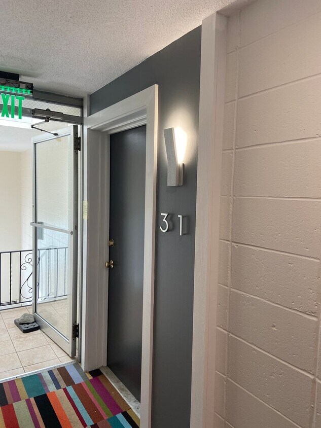 Foto del edificio - Somerville 2 BR Apartment - 9/1 - 0.15 Miles to Green Line.  NO BROKER FEE